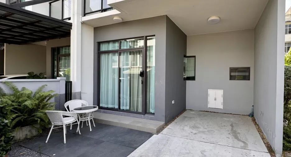 Casa en venta y en alquiler de 3 habitaciones en Sai Mai, Bangkok