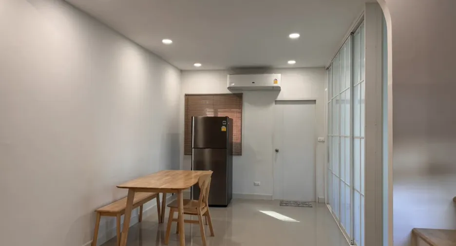 Casa en venta y en alquiler de 3 habitaciones en Sai Mai, Bangkok