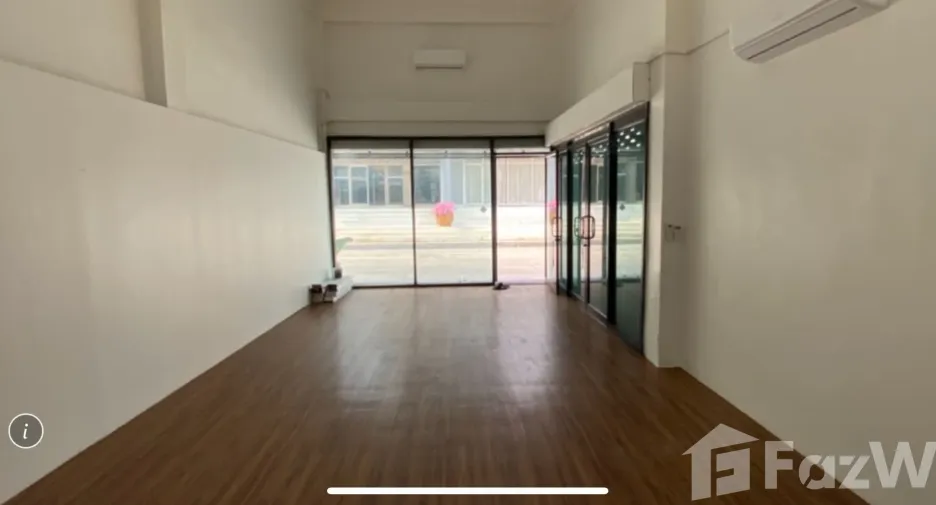 For sale and for rent 3 bedrooms retail Space in Mueang Samut Prakan, Samut Prakan