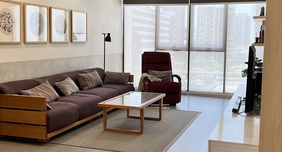 For sale 2 bedrooms condo in Huai Khwang, Bangkok