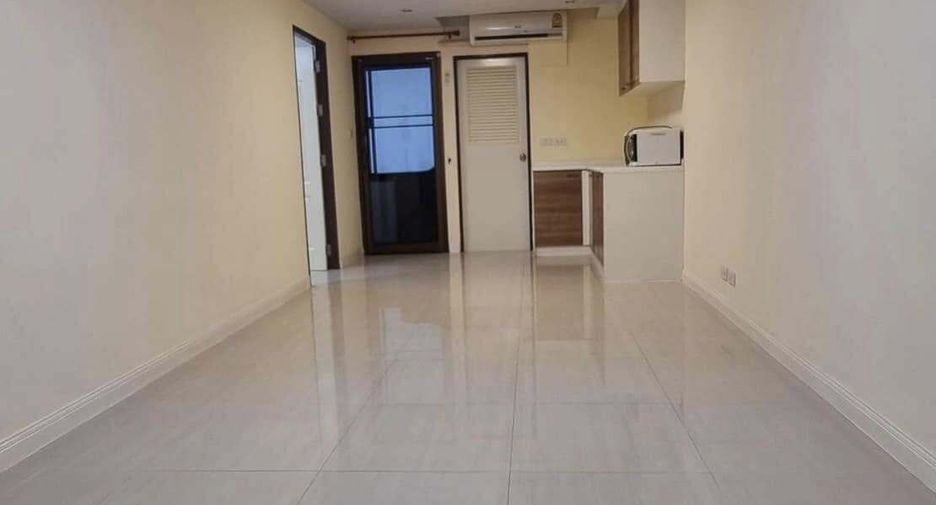 For rent 1 bed condo in Bangkok Yai, Bangkok