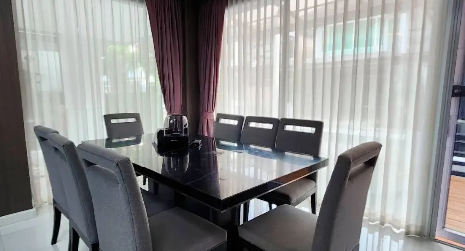 Casa en venta y en alquiler de 5 habitaciones en Chatuchak, Bangkok