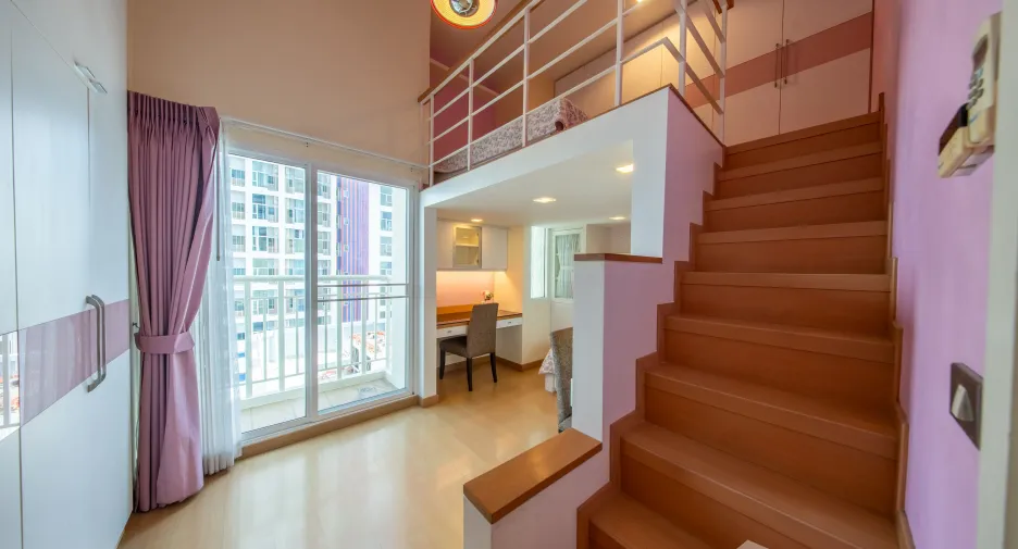 For sale 4 bedrooms condo in Watthana, Bangkok