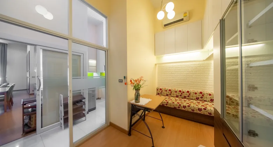 For sale 4 bedrooms condo in Watthana, Bangkok