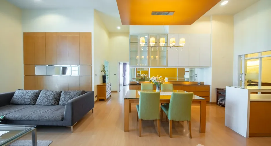 For sale 4 bedrooms condo in Watthana, Bangkok