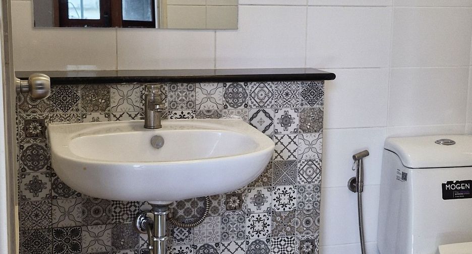 For sale 3 bedrooms townhouse in Chom Thong, Bangkok