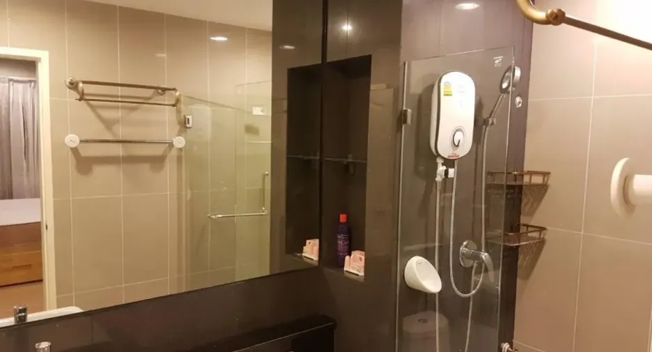 For rent 1 bed condo in Thon Buri, Bangkok