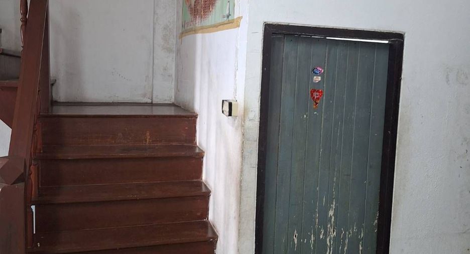 For rent 3 bedrooms townhouse in Nong Khaem, Bangkok