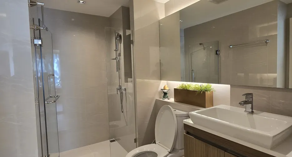 For sale and for rent 2 bedrooms condo in Khlong Toei, Bangkok