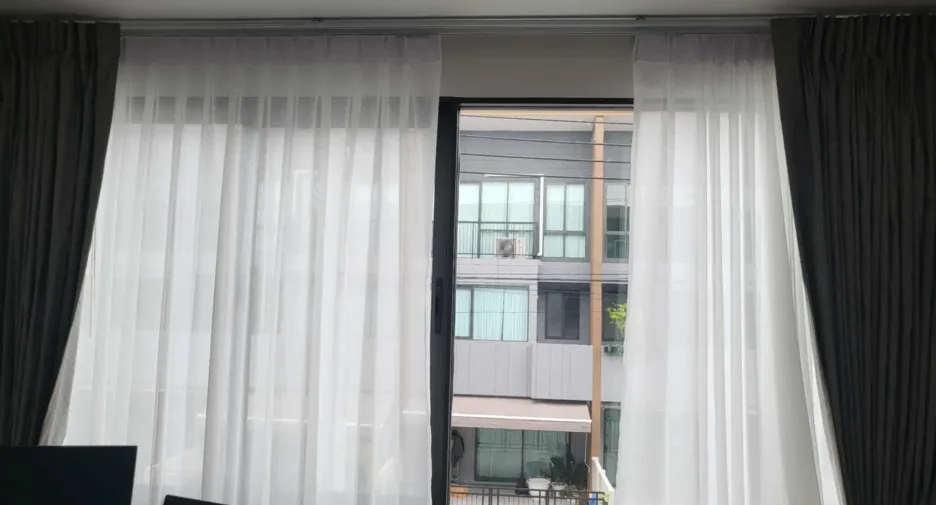 Casa adosada en venta y en alquiler de 3 habitaciones en Suan Luang, Bangkok