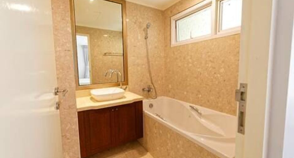 For sale and for rent 3 bedrooms condo in Pathum Wan, Bangkok
