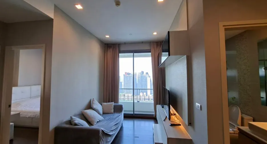 For sale and for rent 2 bedrooms condo in Watthana, Bangkok