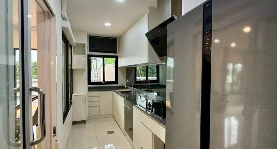 For sale 3 bedrooms townhouse in Bang Phli, Samut Prakan