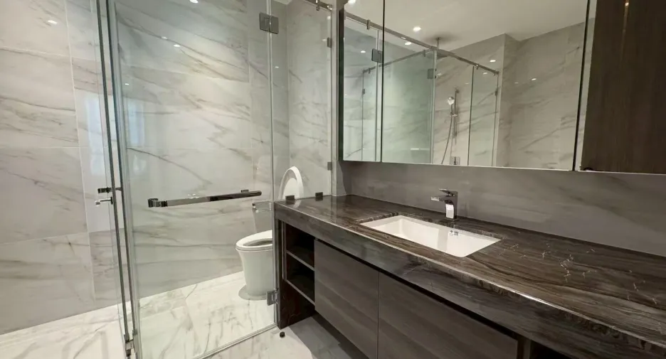 For sale and for rent 3 bedrooms condo in Sathon, Bangkok