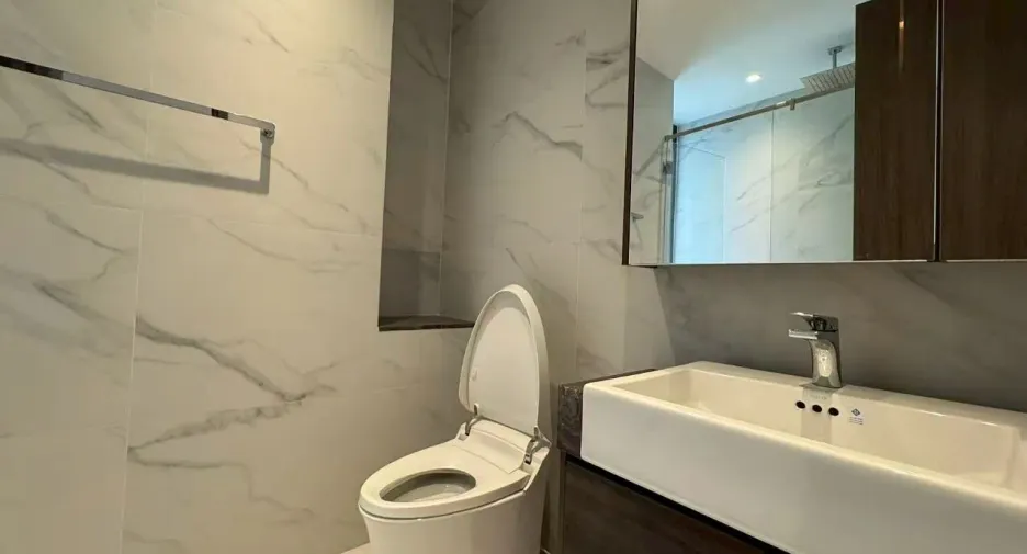 For sale and for rent 3 bedrooms condo in Sathon, Bangkok
