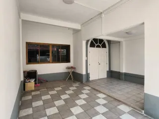 For sale 4 bedrooms townhouse in Bang Phlat, Bangkok