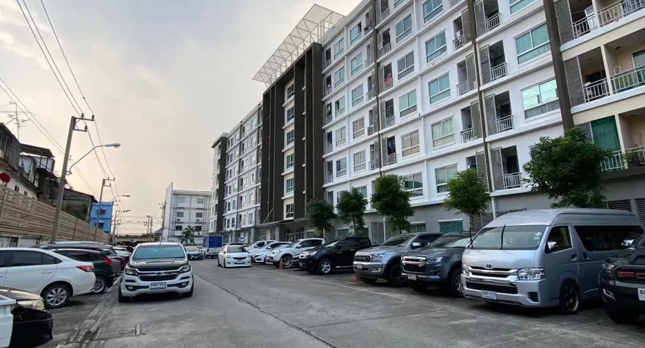For rent studio condo in Mueang Samut Prakan, Samut Prakan