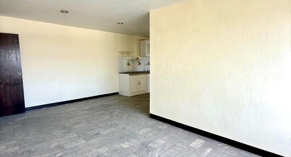 For sale and for rent 2 bedrooms condo in Bang Kapi, Bangkok
