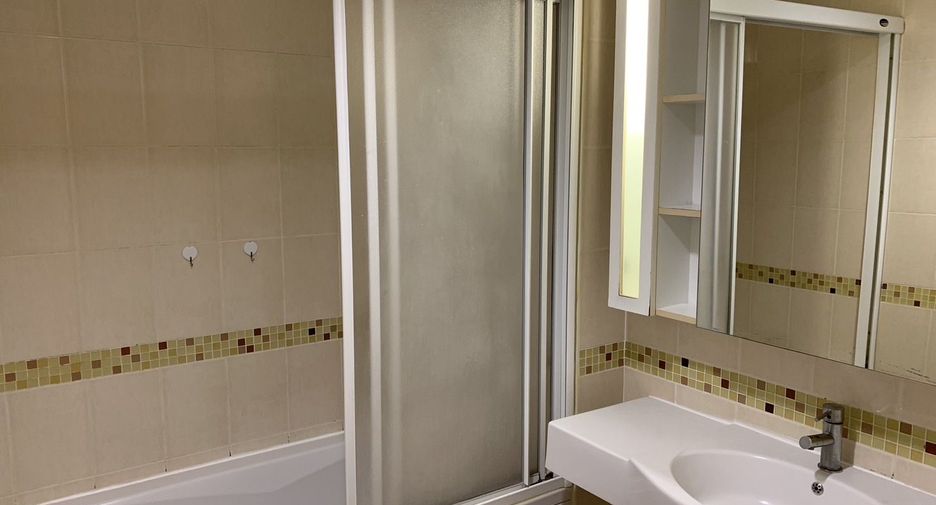 For rent studio condo in Thon Buri, Bangkok