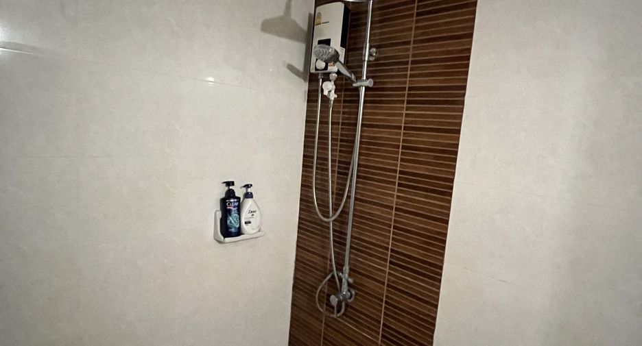 For sale studio condo in Huai Khwang, Bangkok