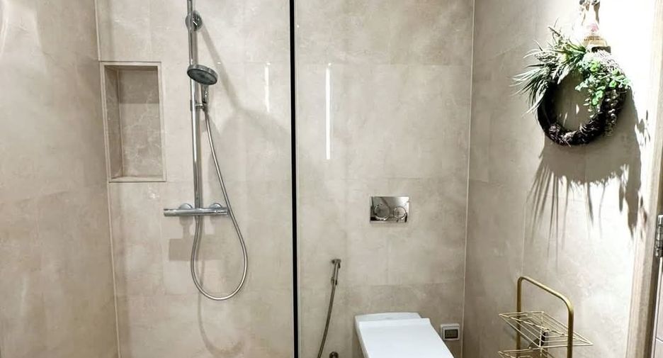 For sale 1 bed condo in Khlong San, Bangkok