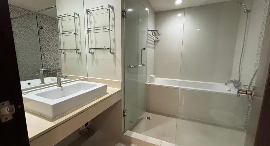 For sale and for rent 1 bed condo in Pathum Wan, Bangkok