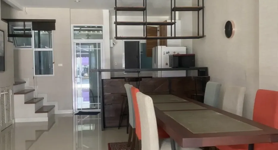 Продажа и аренда 4 спальни таунхаус в Пхра Кханонг, Бангкок