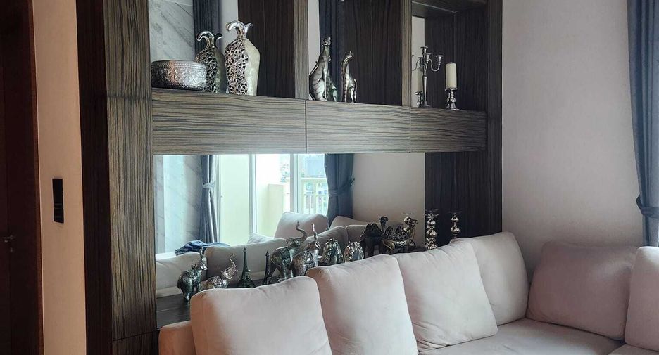For sale and for rent 4 bedrooms condo in Watthana, Bangkok