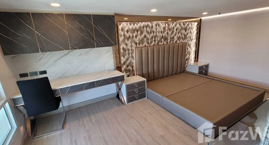 For sale and for rent 4 bedrooms condo in Watthana, Bangkok