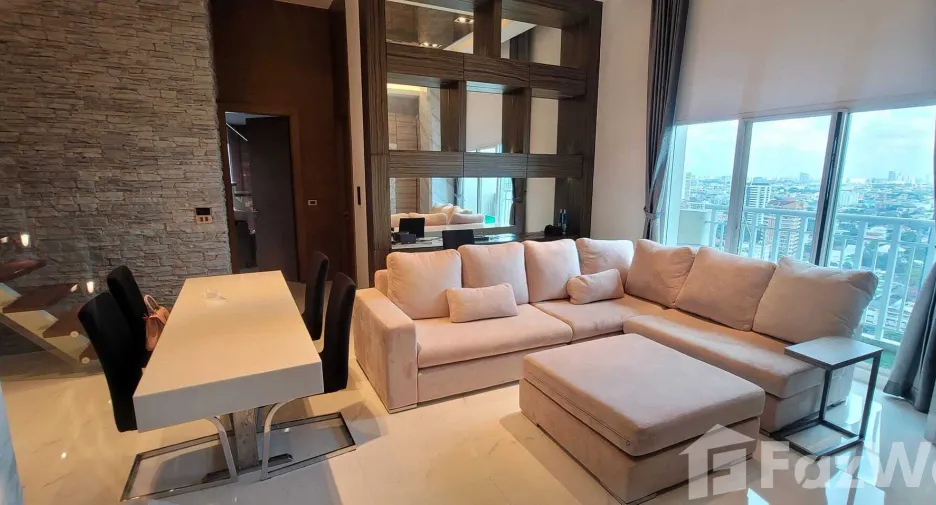 For sale and for rent 4 bedrooms condo in Watthana, Bangkok