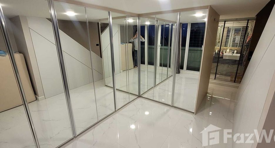 For sale and for rent 4 bedrooms condo in Watthana, Bangkok