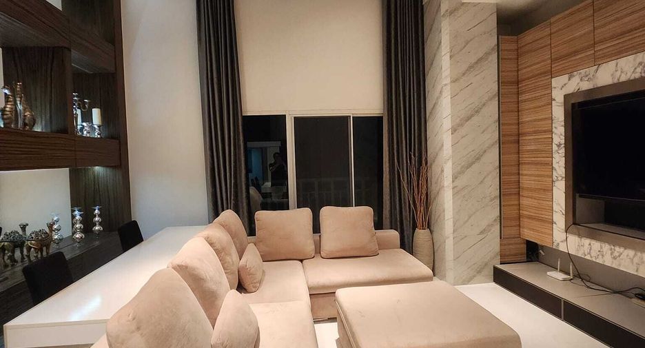 For sale and for rent 4 bedrooms condo in Watthana, Bangkok
