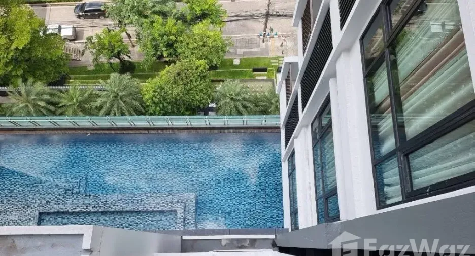 For sale 1 bed condo in Khlong San, Bangkok