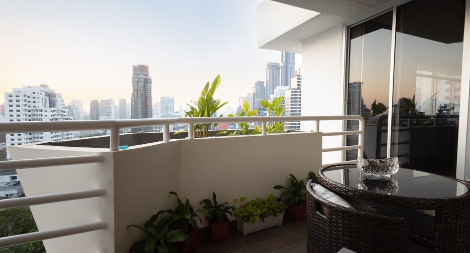 For sale and for rent 3 bedrooms condo in Watthana, Bangkok