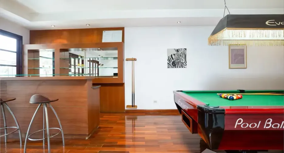 For sale 4 bedrooms townhouse in Watthana, Bangkok