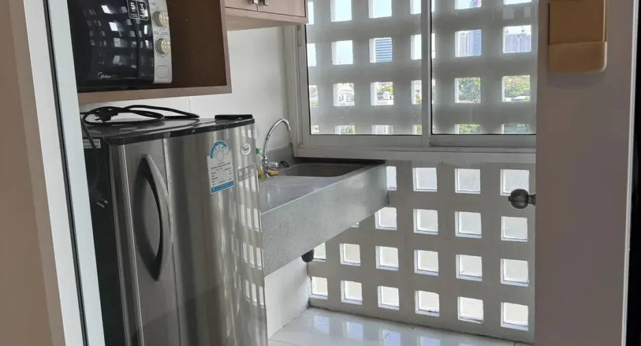 For sale 1 bed condo in Huai Khwang, Bangkok