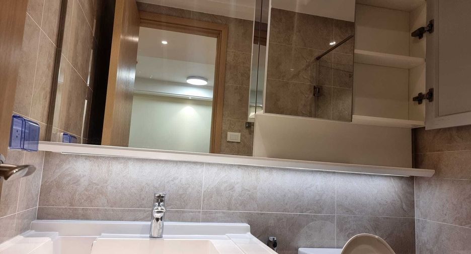 For sale and for rent 1 bed condo in Yan Nawa, Bangkok