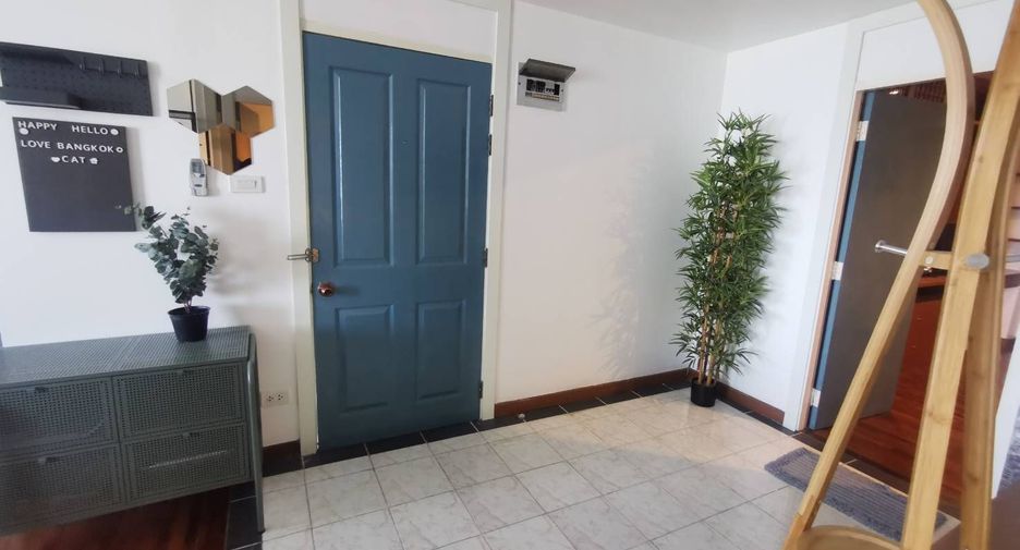 For sale and for rent 1 bed condo in Phra Khanong, Bangkok