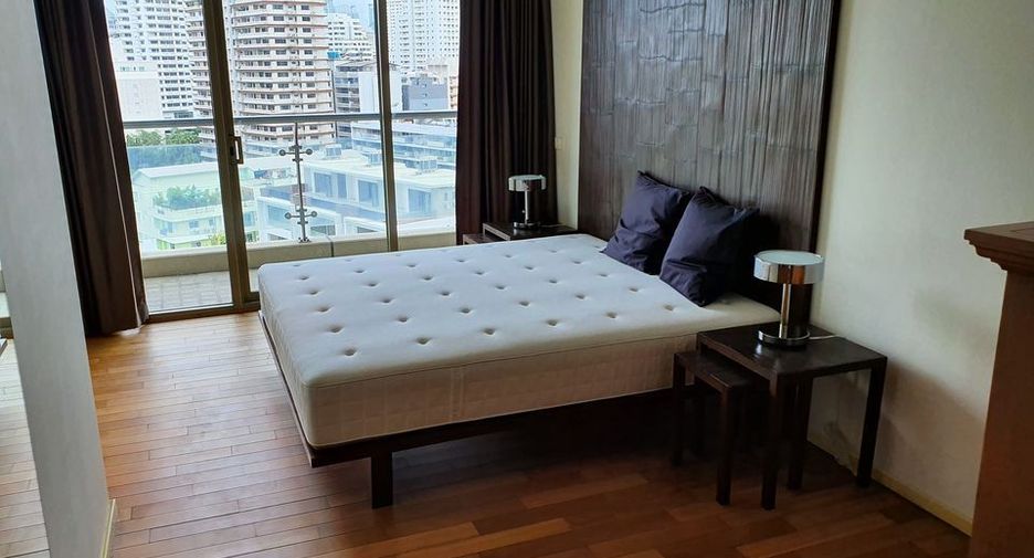 For sale 2 bedrooms condo in Khlong Toei, Bangkok