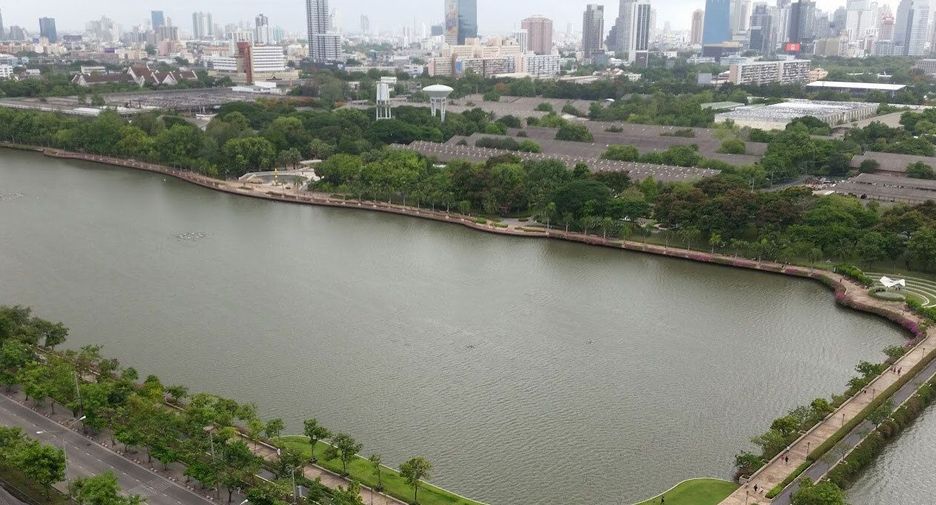 For sale 2 bedrooms condo in Khlong Toei, Bangkok