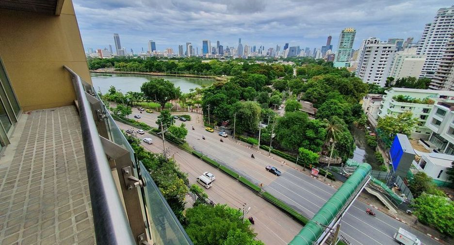 For sale 2 bedrooms condo in Khlong Toei, Bangkok