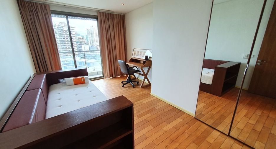 For sale 2 bedrooms condo in Khlong Toei, Bangkok