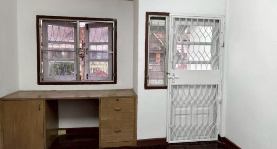 For rent 2 bedrooms townhouse in Bueng Kum, Bangkok