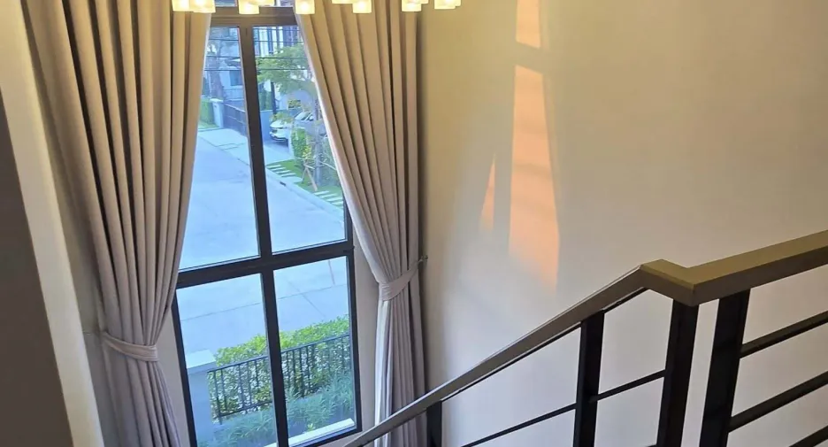 For sale and for rent 4 bedrooms house in Bang Phli, Samut Prakan