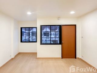 For sale 3 ベッドルーム townhouse in Suan Luang, Bangkok