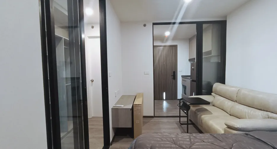 For rent studio condo in Mueang Samut Prakan, Samut Prakan