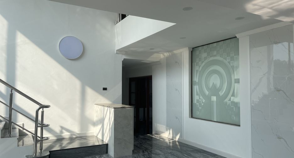 For sale 4 bedrooms house in Thawi Watthana, Bangkok