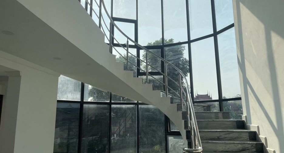 For sale 4 bedrooms house in Thawi Watthana, Bangkok