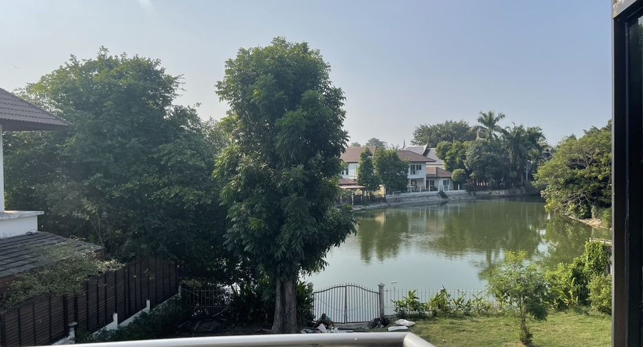For sale 4 bedrooms house in Thawi Watthana, Bangkok