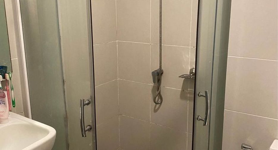 For rent 1 bed condo in Mueang Samut Prakan, Samut Prakan